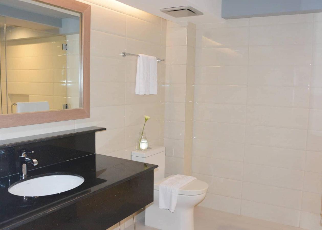 Commander Suites De Boracay Manoc-Manoc Exteriér fotografie